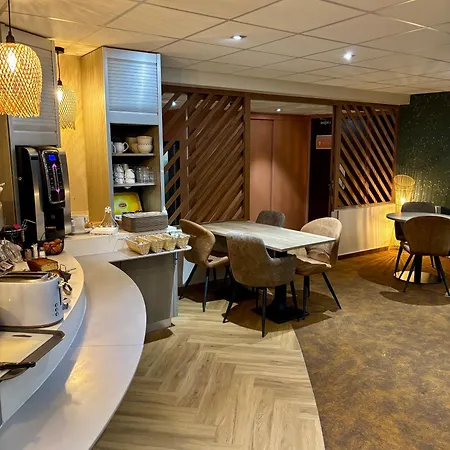Le Pavillon De 2* 圣洛