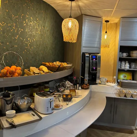 Le Pavillon De 2* 圣洛